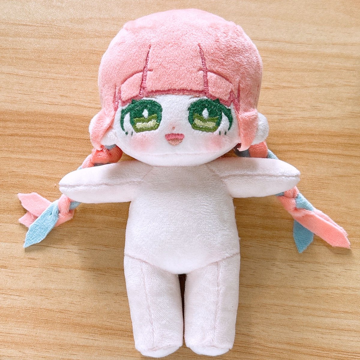 dynamite_mus's tweet photo. 【定期宣伝】
#SKIMA #コミッション
SKIMAでぬい作りを承っています！
オリキャラなどのぬいがほしい方はお声かけください🌈
(二次創作は基本NG、画像は依頼主様より掲載許可を頂いた完成品例) 
現在依頼が落ち着いているので気になっている方はチャンスです！
https://t.co/P8JilV9gXx https://t.co/cMJE5UKKxb