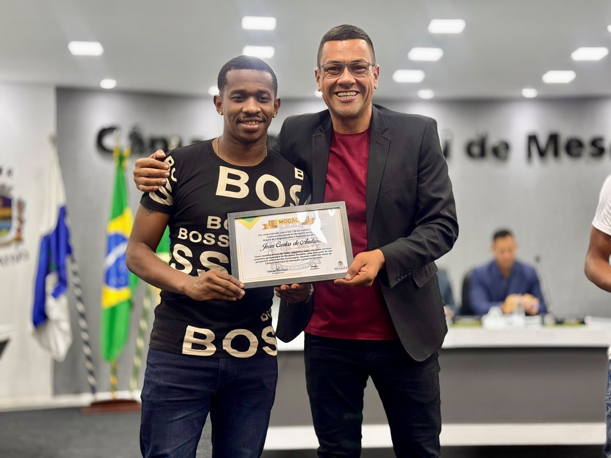 vereadorvinny's tweet photo. Hoje, na 32ª Sessão Ordinária, tive a honra de homenagear três amigos: Vanin, Wellington Comedor e Jean Neguinho, jogadores de futebol que dedicam sua habilidade e esforço ao esporte e ao bem-estar social em nossa cidade. https://t.co/Hj0i21ZKqL