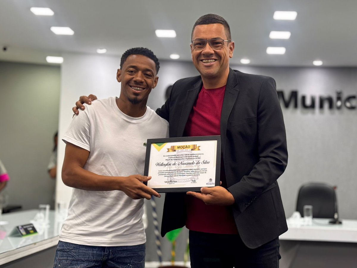 vereadorvinny's tweet photo. Hoje, na 32ª Sessão Ordinária, tive a honra de homenagear três amigos: Vanin, Wellington Comedor e Jean Neguinho, jogadores de futebol que dedicam sua habilidade e esforço ao esporte e ao bem-estar social em nossa cidade. https://t.co/Hj0i21ZKqL