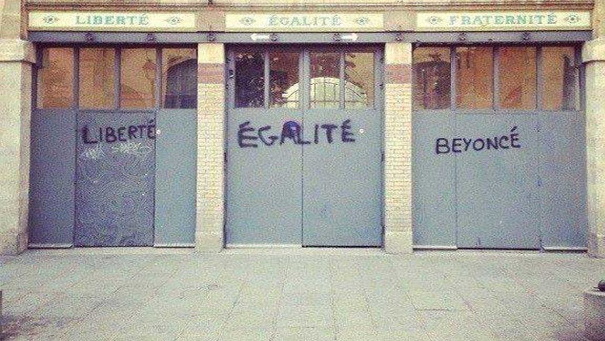 beyoncescunt26's tweet photo. paris was iconic for this https://t.co/iQWPOZ0XMR