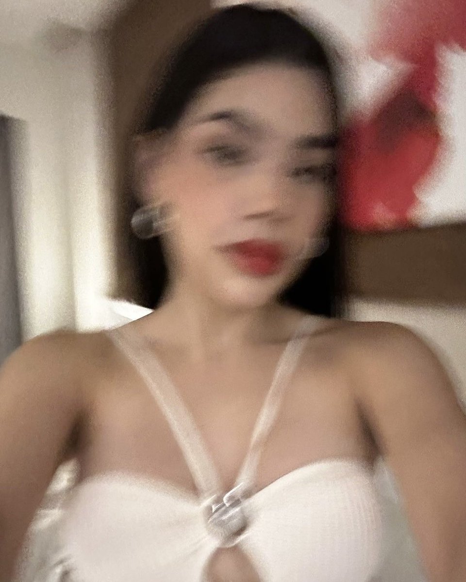 dimelokeni's tweet photo. Kenia Os vía Instagram  Stories con el pelo corto. https://t.co/zd77ZHL6bA