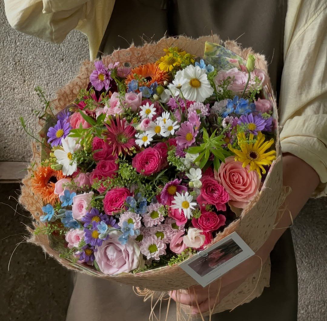 tutututututulip's tweet photo. Pretty flowers🌸🌺🌻🌹🌷🌼💐 https://t.co/X4WSgKaVRa