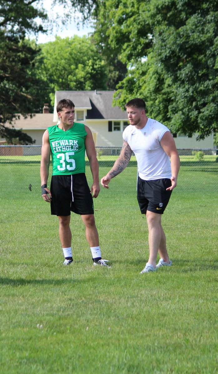 GoGreenFootball's tweet photo. On Monday, our players had the opportunity to learn from one of the best, as Pittsburgh Steelers linebacker/DE, Jack Sawyer joined us for summer workouts.

GO GREEN 
The Wave Is Coming!!! https://t.co/ORkFCIJ02n