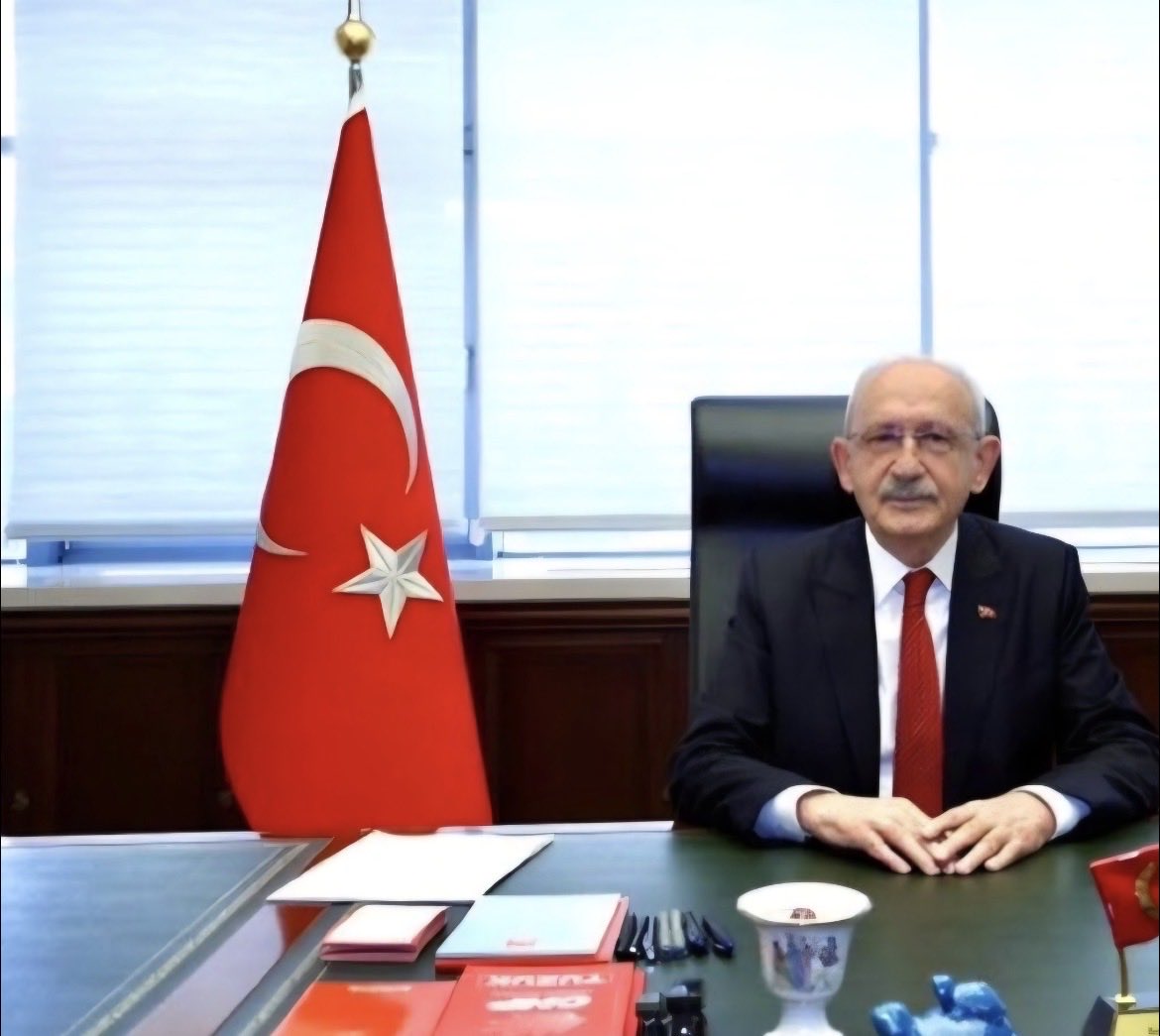 caksor49's tweet photo. Cumhurbaşkanı olmak için Ümit Özdağ’a içişleri bakanlığı+3 bakanlık vermişti,acaba butlan olmak için kimlere ne verdi? https://t.co/AAqo5LYyKB