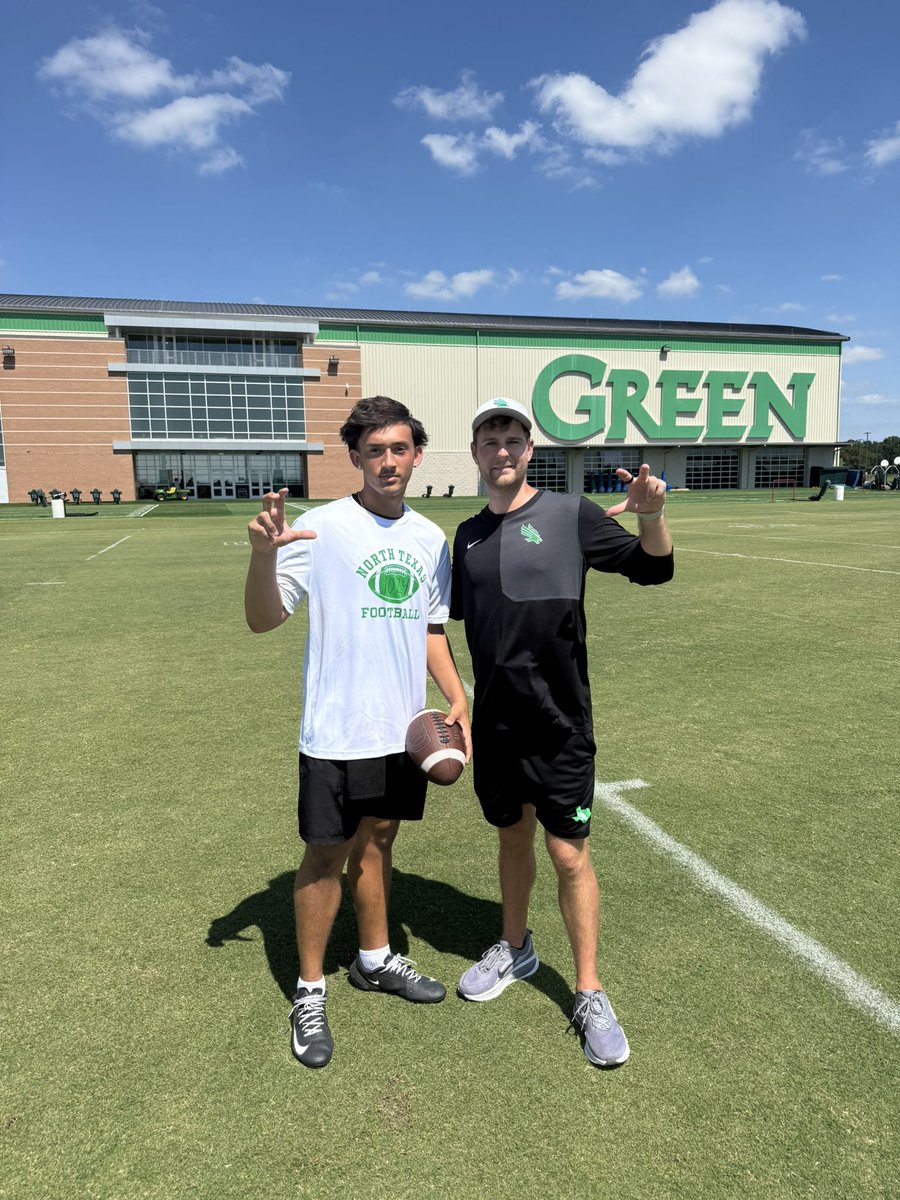 remyjarman_QB1's tweet photo. After a great camp @MeanGreenFB and conversation with @CoachTylerAllen I am grateful to receive an offer from the University of North Texas !! Go Mean Green 🟢⚪️ 
@baylintrujillo @LMRamsFootball @Adamdon3 @JohnGarcia_Jr @Andrew_Ivins @TomLoy247 @CodyBellaire @CharlesPower @ChadSimmons_ @Stumpf_Brian @SWiltfong_ @QBHitList @PrepRedzoneFL