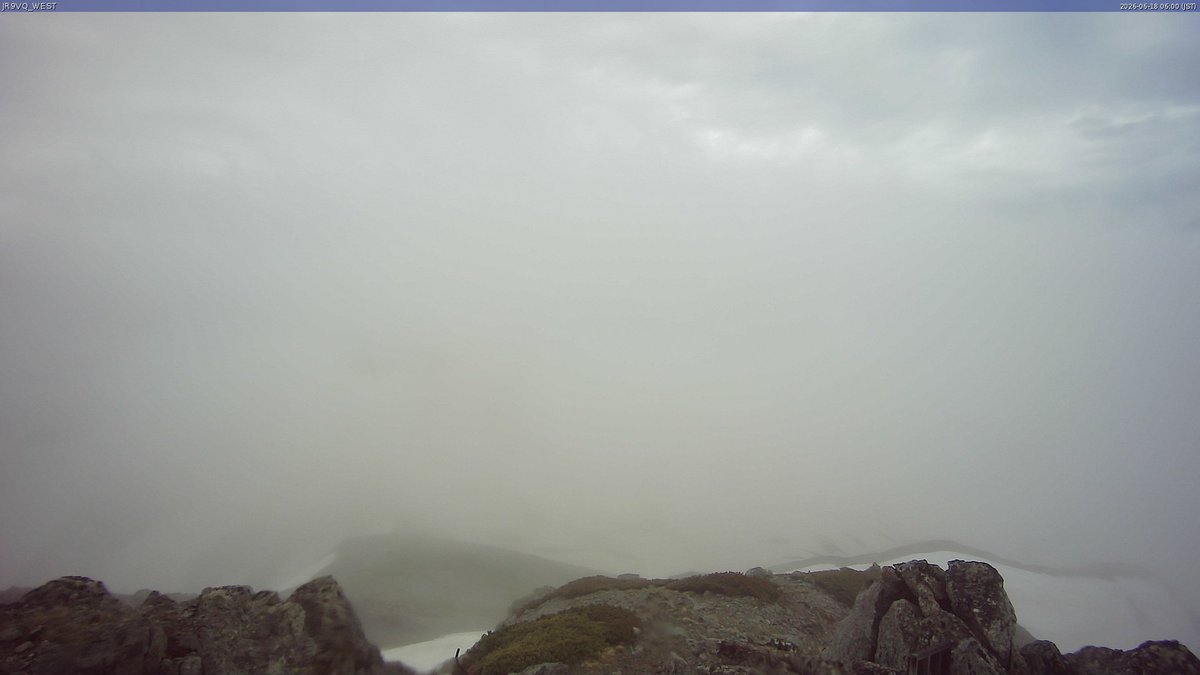JH9ZAF's tweet photo. おはようございます
6/18 6:00 立山山頂 雨
気温計、東カメラ停止中
皆様どうかご安全に
#JR9VQ 4~21時稼動予定(予告なく変更(延長・停止)する事あり)
#立山山頂RPT 特小L18-24 24h稼動 ※空中線損傷
#立山山頂DPT デジコミ14ch-gr27 空中線折損 停止中 https://t.co/3VPTOW4ZTk