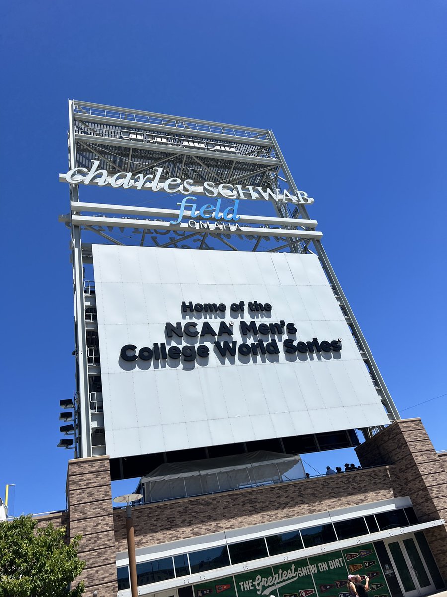 bradhowe07's tweet photo. Thank you @WVUBaseball for an incredibly fun ride. 

The last 3 weeks were magical. https://t.co/LaZBkBekBF
