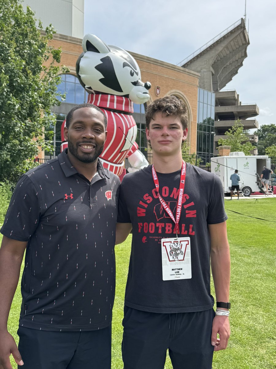 MLeeQB11's tweet photo. Great to be back up in Madison last weekend for Bucky’s BBQ!  Loved the time I spent with @CoachFick @coachgrimey @CoachGuiton @mkopay30 and their families. Tons of positive energy around @BadgerFootball !!! 🦡🦡🦡

@TomLoy247 @Andrew_Ivins @AllenTrieu @Evan_Flood @WisFBRecruiting @EDGYTIM @LemmingReport @CharlesPower @Hayesfawcett3 @BradMaendler @QBC_Nashville