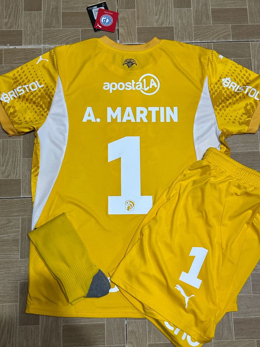 cerro_fans's tweet photo. 🧤🔥 Camiseta de Arquero Temporada 2025 🔥🧤
😍 ¡Disponible con nombre, número y parche de campeón! 🔴🔵
✅ Verde: Talle L
✅ Amarillo: Talle L
👕 Kit completo: Camiseta + Short + Medias
📲 Consultas y pedidos: 0983 886 899
🛵 Contamos con delivery y envíos a todo el país 🚛🇵🇾 https://t.co/nO5Gc8lU7z