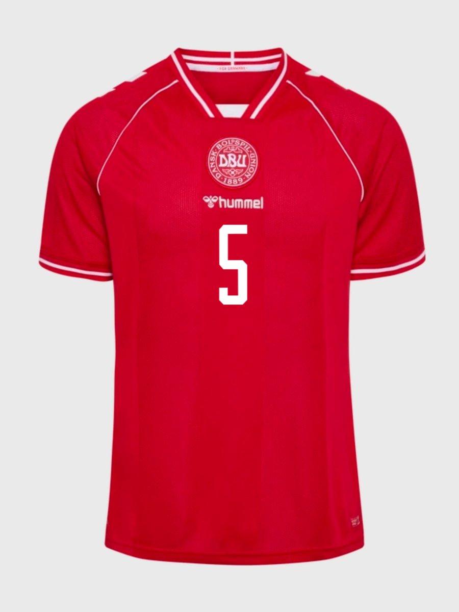 DrivenDante's tweet photo. I wonder what if Jade-senpai will like this jersey, despite has the color of red... mmmm... https://t.co/V13dDWUc2z