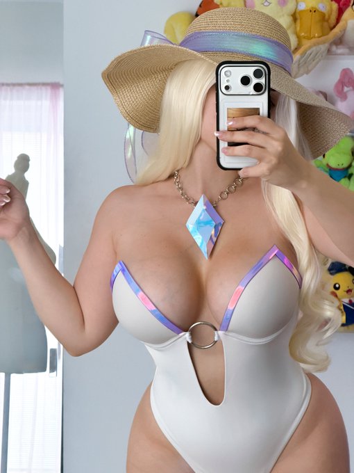 Reb - white wave queen emma frost wip :P https://t.co/BBWsI749Tc