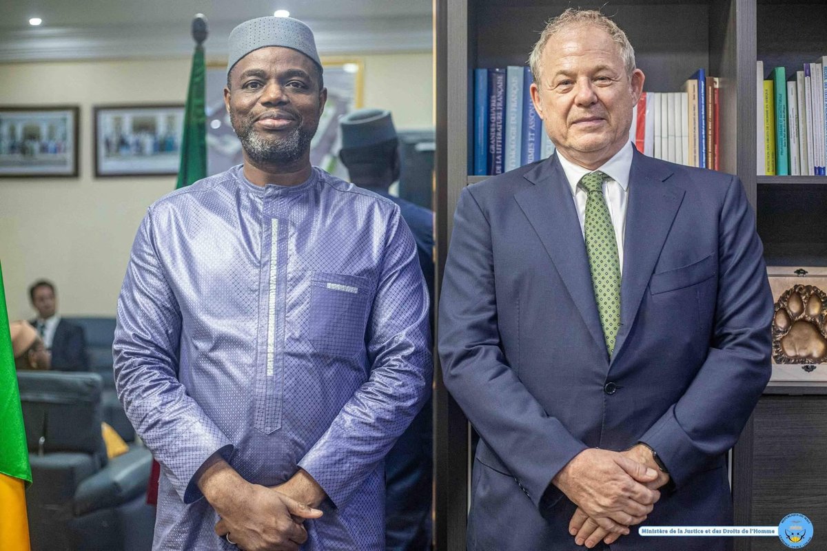 saheliens's tweet photo. 🇪🇺🇲🇱 Accès à la justice | Le #Mali et l’#EUCAP Sahel poursuivent leur coopération pour des réformes concrètes
Le 17 juin 2026 à #Bamako, le Ministre de la Justice de la République du Mali a reçu M. Eugène Van Kemenade, nouveau chef de mission de l’EUCAP Sahel. Au cours de cette rencontre, les deux parties ont examiné le renforcement de leur coopération dans le domaine de la justice. Le ministre a réaffirmé l’engagement du Mali à poursuivre les réformes structurelles visant à améliorer l’accès des citoyens à une justice efficace, équitable et de proximité.
