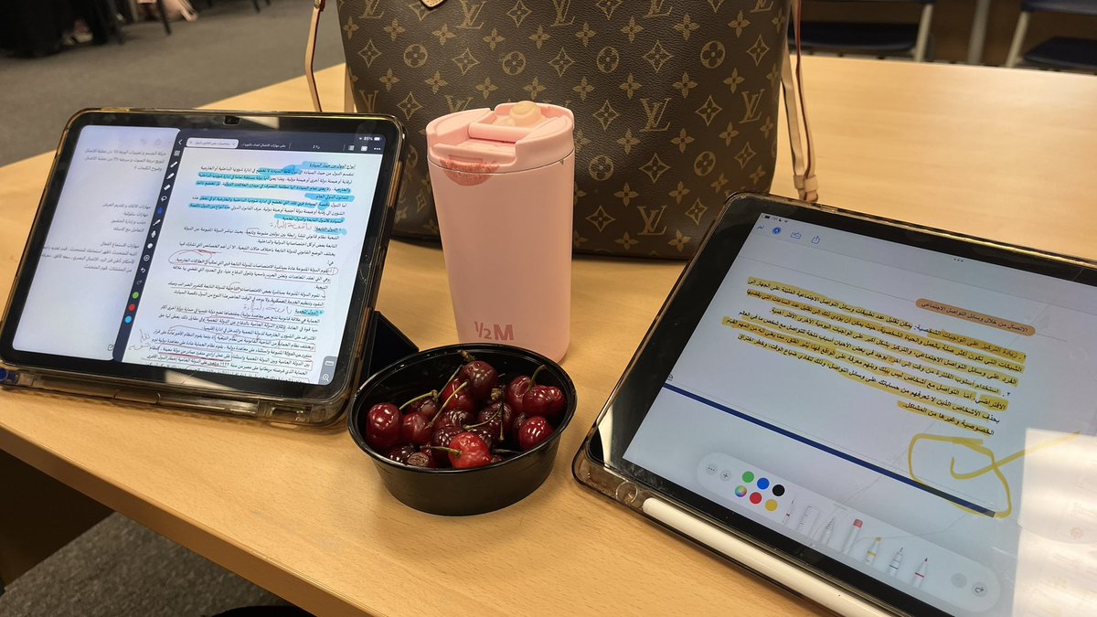 ShfubdKhal3520's tweet photo. رسمياً انتهت رحلة السنة الثالثة في الجامعة. بكل ما فيها من شغف وتحديات، طُويت هذه الصفحة وتبقت خطوة واحدة على الختام. نسأل الله التوفيق والتيسير في المرحلة المقبلة. https://t.co/t4JQDCtB1s