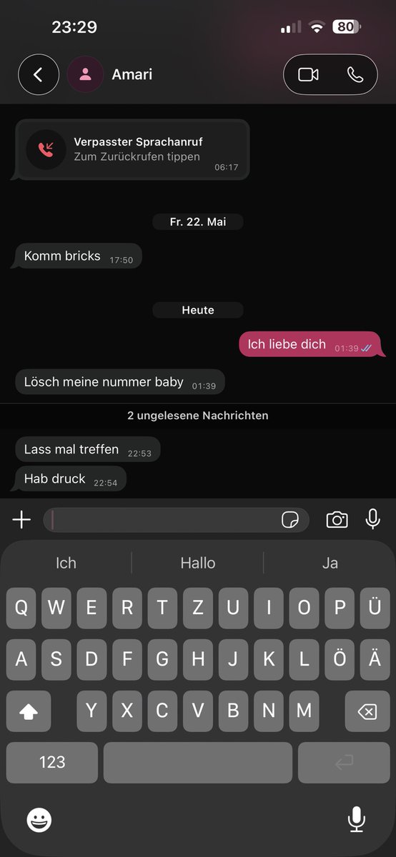 zeldauserin's tweet photo. Jmd muss mir schnell mein Handy wegnehmen https://t.co/oHsfw4TJ5p