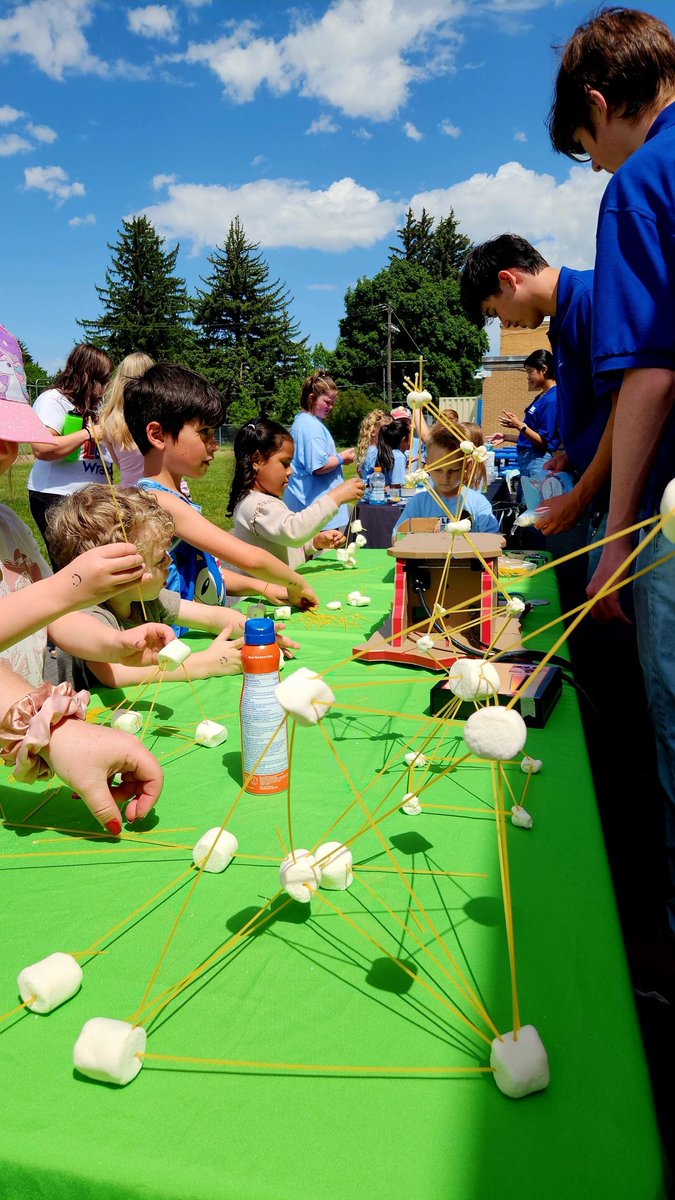 INL's tweet photo. .@INL's High School STEM Ambassador Program allows high school students to lead hands-on #STEM activities with elementary students to discover the excitement of science, tech, engineering & math! πβοΈπ¬
More on this program: https://t.co/tRJyPW4wEM
#K12STEM #STEMEducation https://t.co/rNY62Obwf7