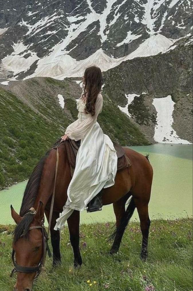 Diorgirlx's tweet photo. horse girlie https://t.co/zBQHzOJ2Ki