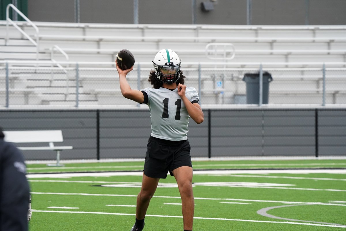 ParkerThune's tweet photo. One of the biggest 2028 stockrisers in the state of Oklahoma throughout the spring has been Norman (Okla.) North QB Nash Henry.

The 6-foot-4, 220-pounder took recent unofficials with TCU, Oklahoma State, Baylor, Kansas State and Arkansas, the latter three of which have offered. https://t.co/PEj7ALrueH