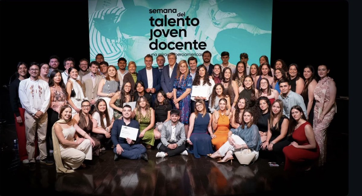 UNESCOSantiago's tweet photo. Jóvenes docentes de América Latina participaron en la Semana del Talento Joven Docente en 🇪🇸, gracias a la alianza entre #UNESCO y la @FPdGi.

Francisco Miguens, de la @UNESCOSantiago, abrió el encuentro destacando el liderazgo joven como clave para transformar la educación 📚. https://t.co/feaIgvAJDp