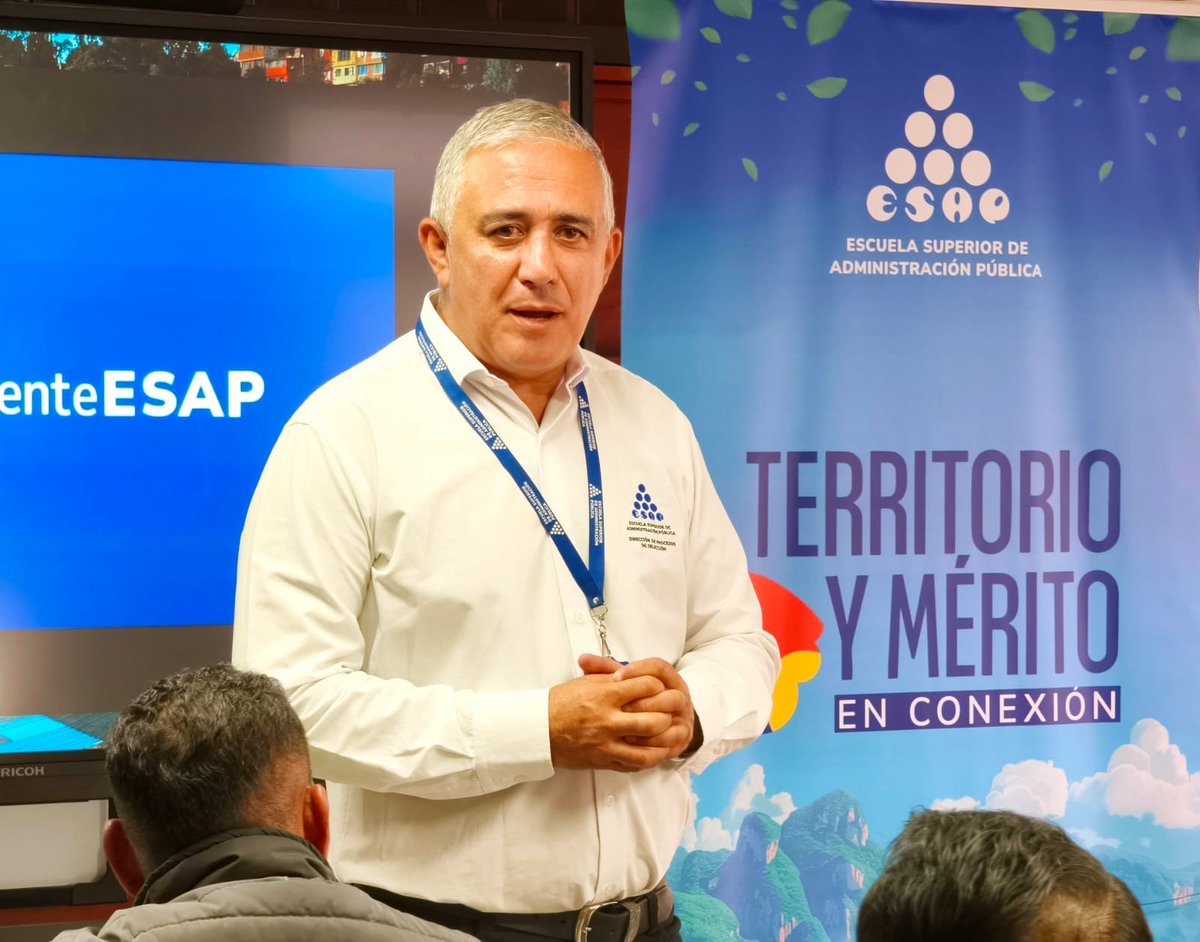 ESAPOficial's tweet photo. Cerramos la primera jornada de
#TerritorioYMéritoEnConexión conversando sobre las listas de elegibles, una etapa clave en los procesos de selección. 💙 ¡Mañana continuamos!
#ESAP #BoyacaCasanare https://t.co/CIVsPOyURp