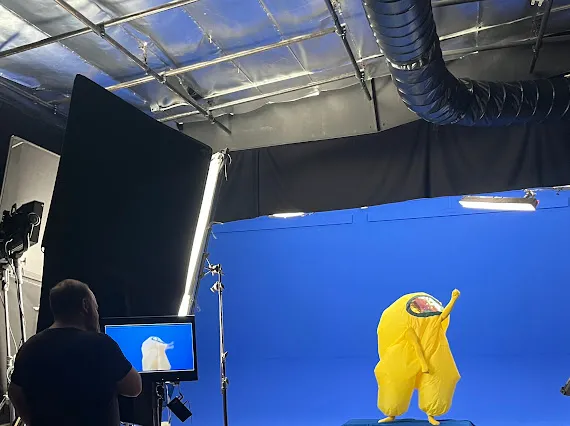 0my_candy's tweet photo. @Axolotl_Uni fun fact: they had to use a yellow suit bc they couldn't find a brown one https://t.co/oFbb1DSpDG