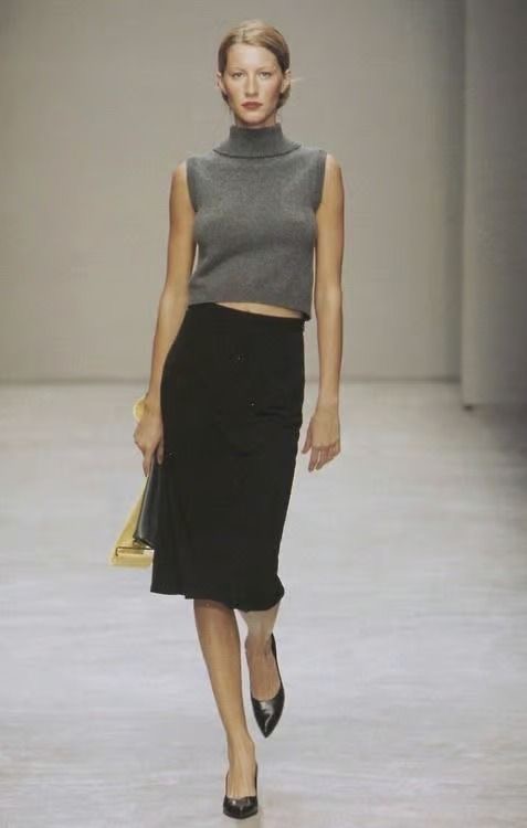 Diorgirlx's tweet photo. 90s fashion https://t.co/ls0z7GGGal