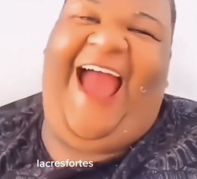 Olsenpeituda's tweet photo. @elizzioswt @Ezeck026 e os comicstan juram que usam a gratiela como base para a wanda dos quadrinhos https://t.co/MWzJgF5UAD