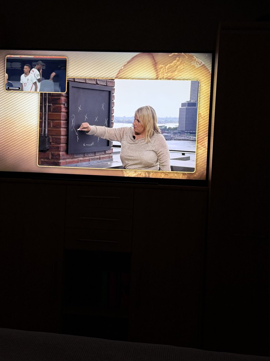gregorwaps's tweet photo. Why is Emma Bayes giving us tactical analysis using a chalkboard on the wall of a rooftop kitchen? https://t.co/ms1HbE0Pak