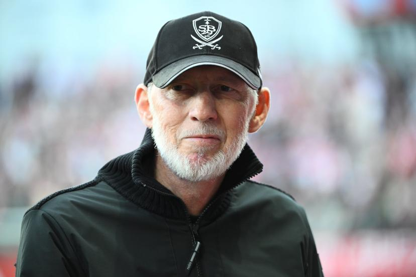 AndiOnrubia's tweet photo. Eric Roy, entrenador del Brest, ha fallecido a los 58 años.

Sin palabras. DEP. https://t.co/KoU8n7P0RN