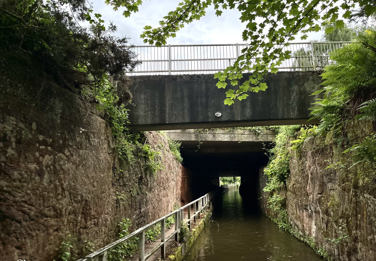 plw1053's tweet photo. Bridge of the day, over Armitage ‘tunnel’. T & M #bridgeoftheday #boatsthattweet #plw1053 #tenfiftythreeimages @CRTBoating @NABO_Official @towpathtalk #waterways #Armitage https://t.co/Z5lpoju2At