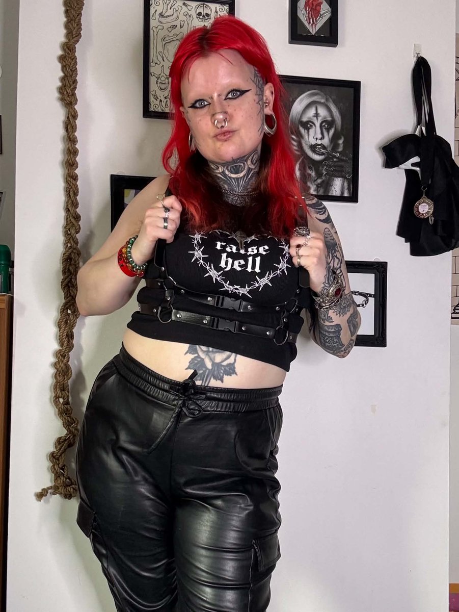 MxSalemSage's tweet photo. Raise hell.

#alternative #tattoos #ootd #dominant #sexwork #nonbinary #queer https://t.co/xgKHCjzhZu