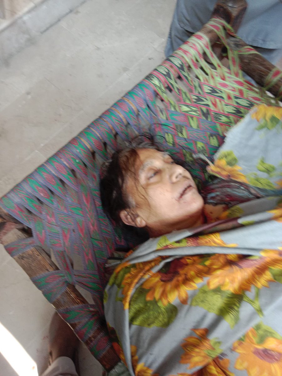 jpsin1's tweet photo. पाकिस्तान के खैबर पख्तूनख्वा के मरदान में एक बुजुर्ग सिख दम्पत्ति  गुरुद्वारे में कत्ल कर दिए गए 

इस बुजुर्ग सिख दंपति को कुछ साल पहले ही।हमेशा के लिए  भारत आ रहे सिख्खो ने रिक्वेस्ट किया था कि आप भी हमारे साथ भारत चलिए तब इस बुजुर्ग सिख दम्पप्ति  ने कहा कि अगर सभी सिख मरदान  छोड़ देंगे तो यहां के गुरुद्वारे की कौन साफ सफाई करेगा  और यह दंपत्ति मरदान  के गुरुद्वारे के साफ सफाई और देखने के लिए रुक गए

 और अभी आज इन्हें बेरहमी से कत्ल कर दिया गया