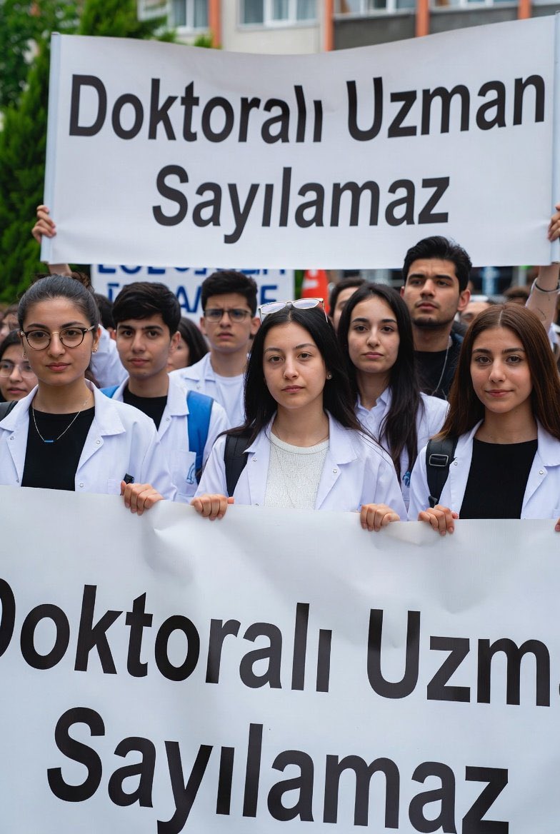 dusuyer58's tweet photo. #DoktoralıUzmanSayılamaz https://t.co/q3yyD4S28b