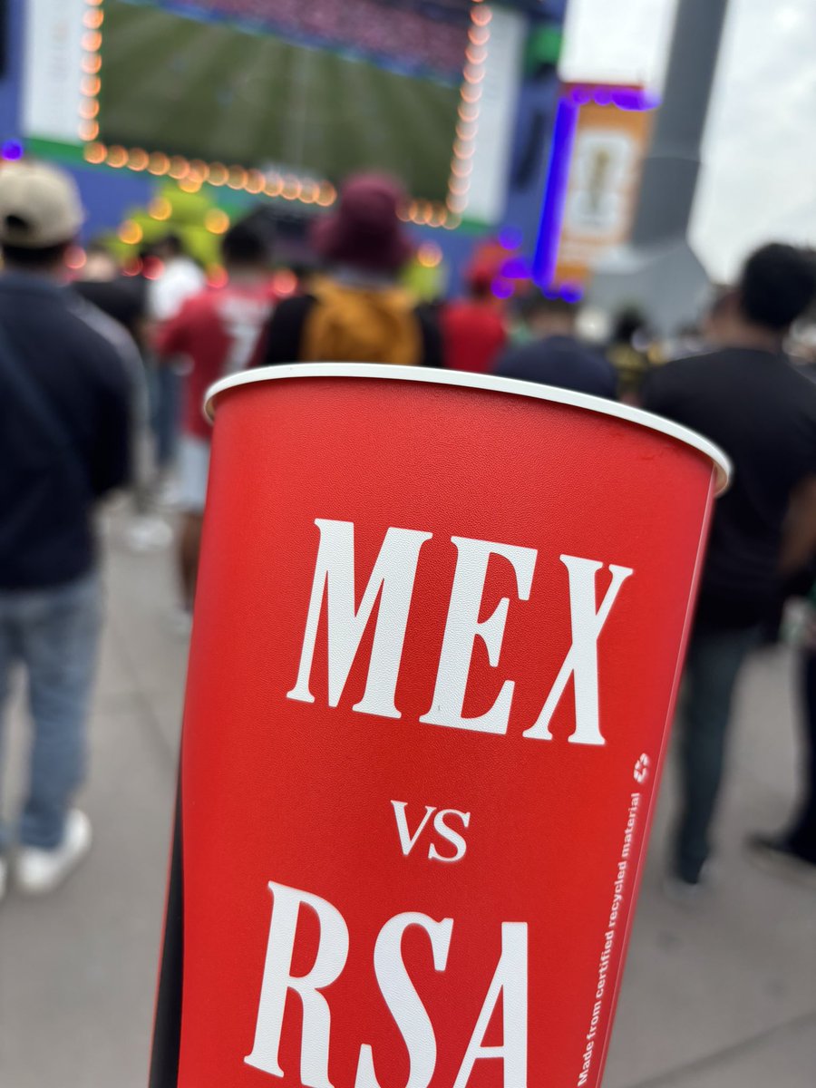 temusaku's tweet photo. メキシコのコーラ美味い説

 #fifaworldcup2026 https://t.co/6j7DWZZVjT
