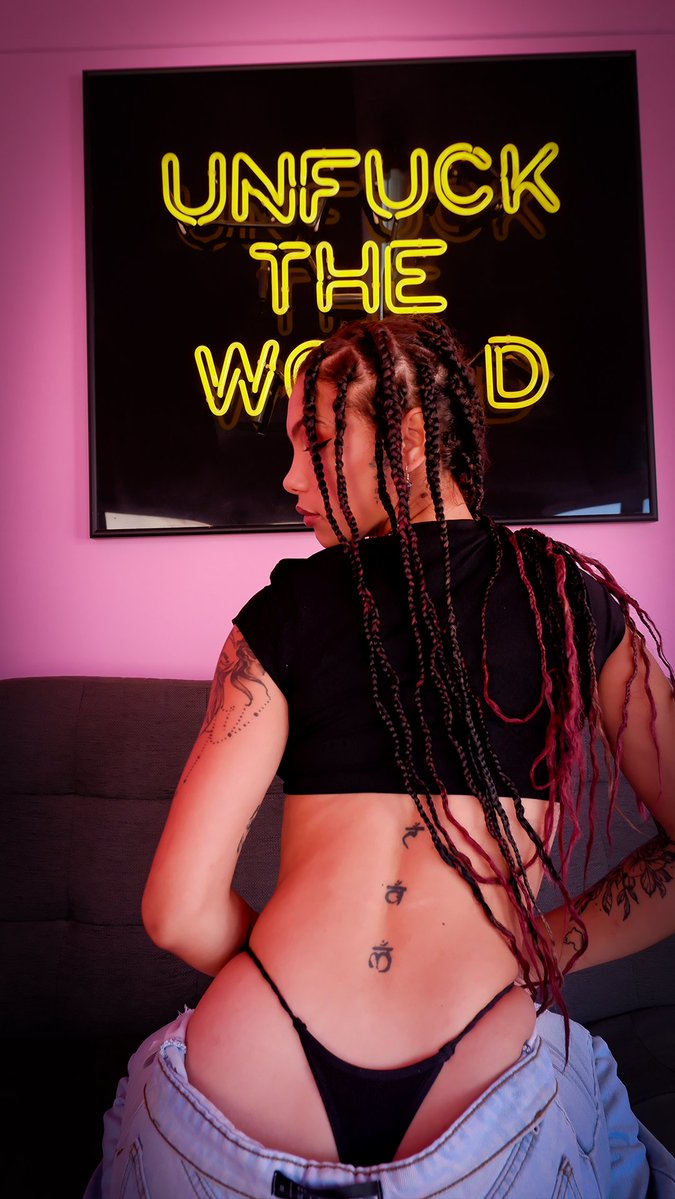 Lexi 🍯 tweet media