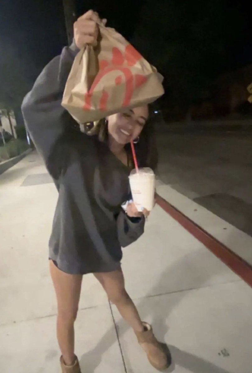 ThatGirlPage_'s tweet photo. This is how the best nights should end https://t.co/DxP2AEDbnV