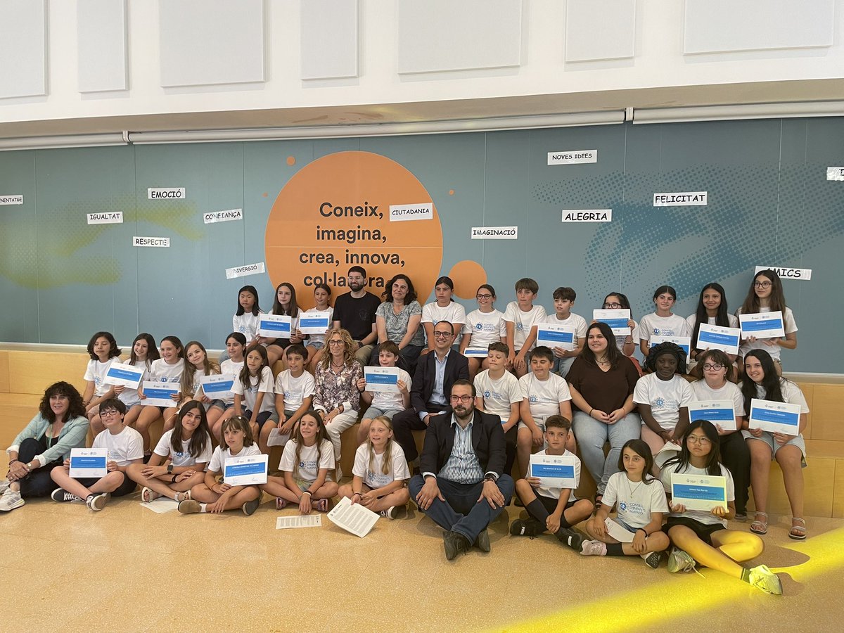 matarocat's tweet photo. Cloenda del Consell d’Infants curs 2025-2026 on els infants expliquen tot el que han treballat al voltant del tema: “El dret al joc i al lleure”🏀🎼🫶🏼 https://t.co/jErlHs14eP