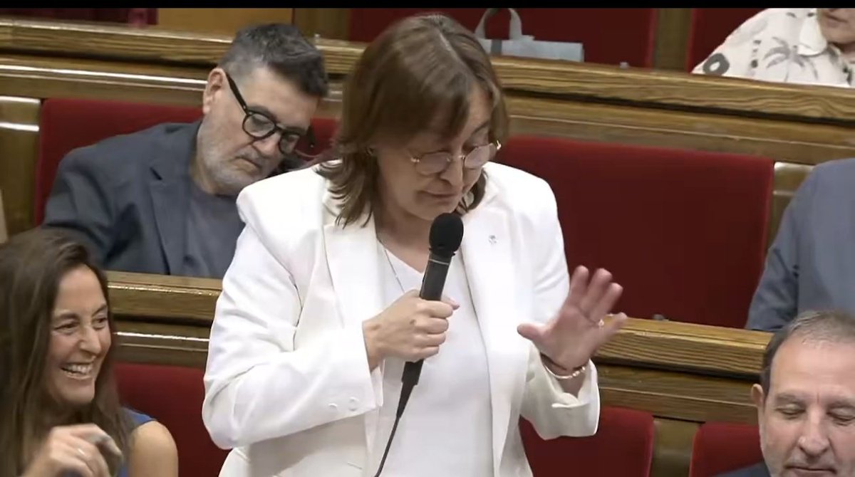 animarc00's tweet photo. @SilviaPaneque M'agradaria veure't així a les aules, ben abrigada i rient amb la teva amiga Niubó. https://t.co/WJU2S6g6KW