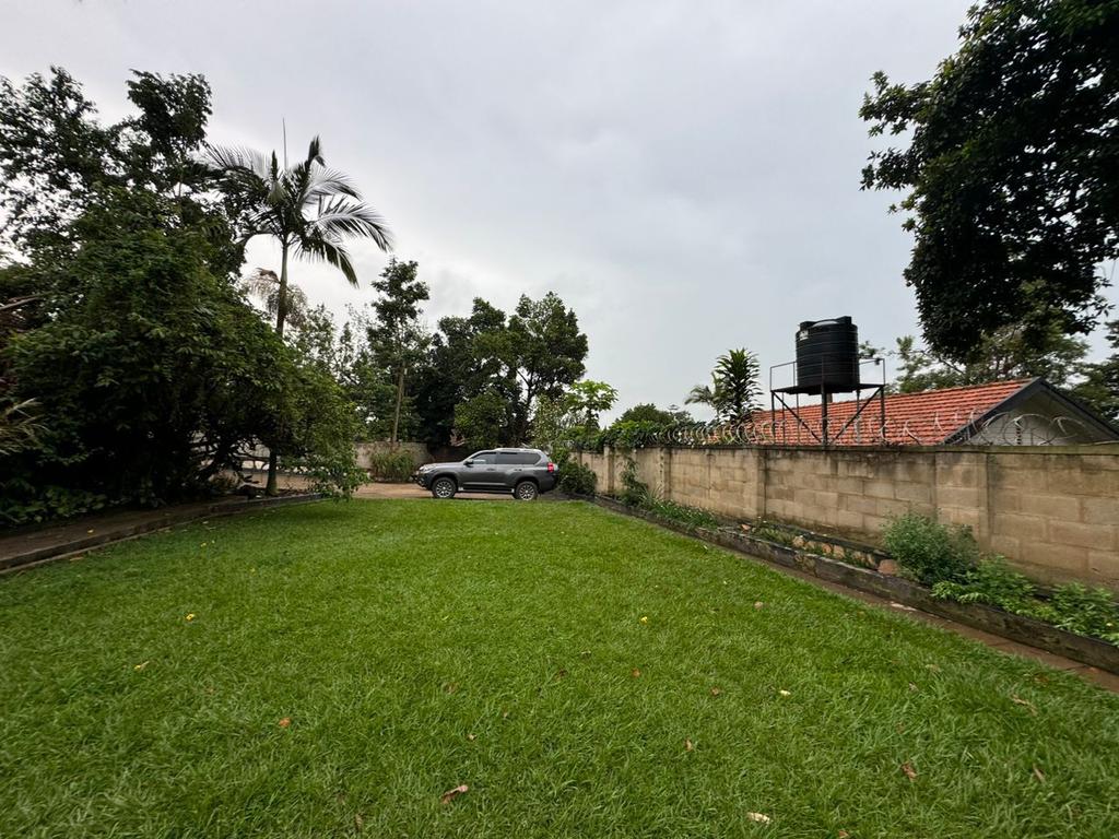 Jspropetyestete's tweet photo. LUNGUJJA NEAR RUBAGA 

5 BEDROOM 
HOUSE
 FOR SALE 

PLOT SIZE 
25 decimals

PRICE 
750M ugx

📱 *📲☎📞* 
FOR MORE INFORMATION 
call or WHATSAPP....
0742097811
0781284033 
0702605562
0757917739
0769591725
josephpropertylinks01@gmail.com

Visit to our offices MUNYONYO, NTINDA https://t.co/uajn87xiVr