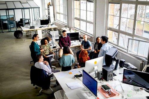 jack_hettiger's tweet photo. In a world obsessed with metrics and scale, the leaders who last are the ones who never forgot that people come first. https://t.co/CMACZvisHj https://t.co/oFhsfZGUH7
