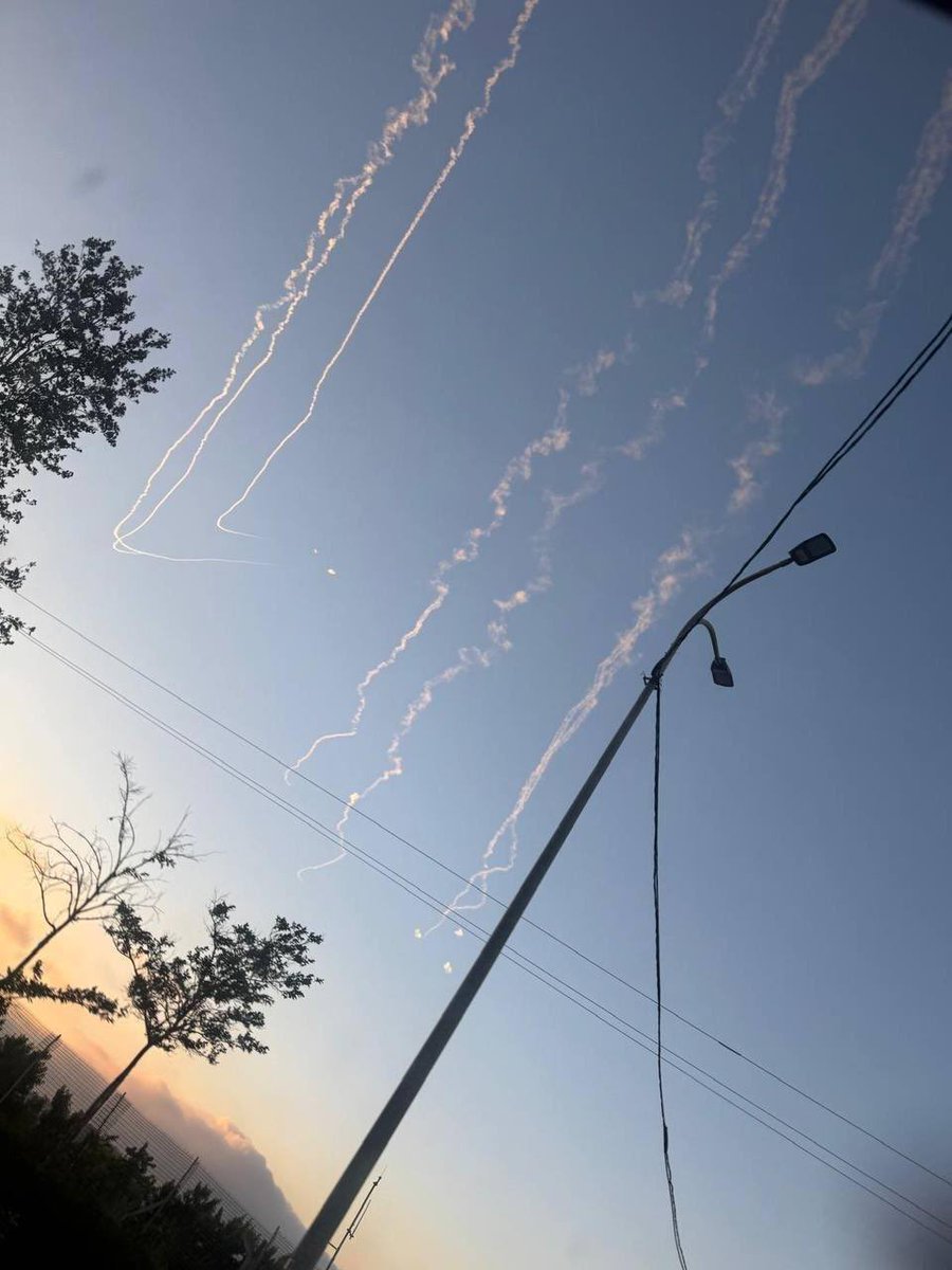 streetwize's tweet photo. In light of the numerous interceptions observed in the skies over Metula and Kiryat Shmona, northern Israel the IDF is updating that a short time ago, the Israeli Air Force intercepted several rockets that were launched at IDF forces operating in southern Lebanon.

A number of additional rockets fell near the forces, no casualties. As per policy, no alerts were activated.