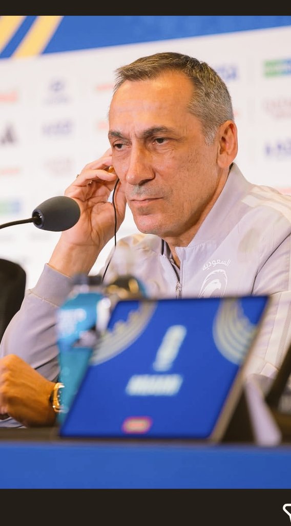Mip_1967's tweet photo. مواجهة اسبانيا صعبة  على مدرب المنتخب يخت لديرته اليونان ويخش على مبنى الاتحاد اليوناني لكرة القدم 🇬🇷 ويبحث بالارشيف خطة منتخب اليونان سنة 2004  لعل نستفيد منها وتنقذنا 🫠
#السعودية_اسبانيا https://t.co/SnnywUE4GS