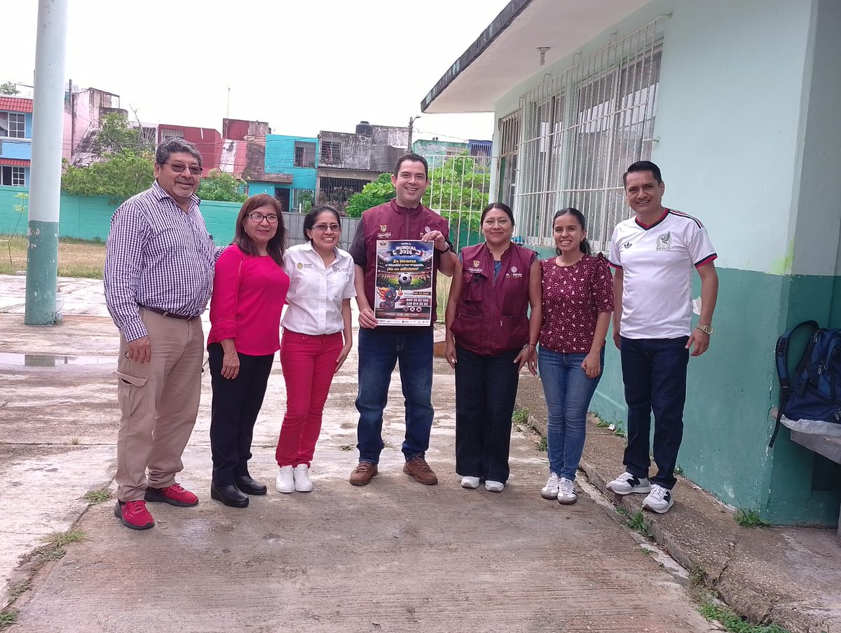 cecosamamina's tweet photo. “En Veracruz el Mundial se vive con pasión, ¡No con adicciones!” 📷📷
Con gran entusiasmo, el equipo de CECOSAMA Minatitlán visitó la Escuela Primaria "Veracruz", ubicada en la colonia El Naranjito, en el municipio de Cosoleacaque. https://t.co/C5aWe6AoIQ