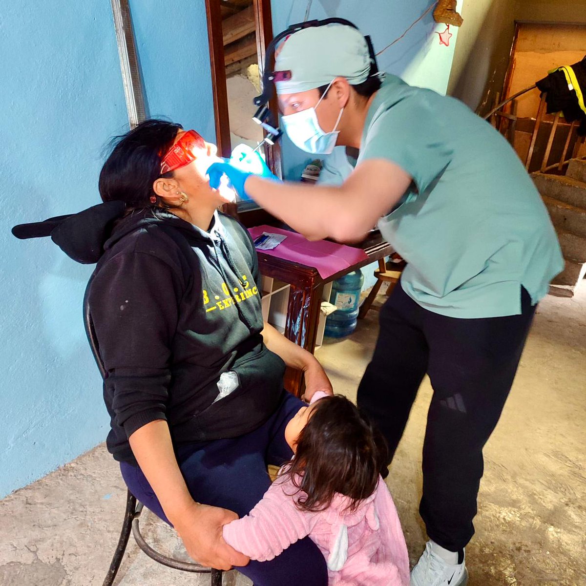saludazuay_'s tweet photo. #MSPEnTerritorio | LLegamos con los servicios de salud a las comunidades de Yamacapac y Recinto Castillo, en los cantones #SantaIsabel y #SanFernando. Brindamos atención médica 🧑‍⚕️, odontológica 🦷 y charlas en prevención de enfermedades 👩‍🏫. https://t.co/mOIAtT0DYK