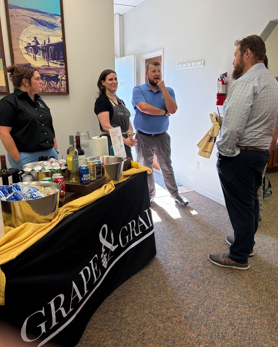 CodyChamber's tweet photo. Thanks to UniWyo Credit Union for hosting a great Live After 5 at their branch last night, and to everyone who came out to network! https://t.co/RiXdvKomFL