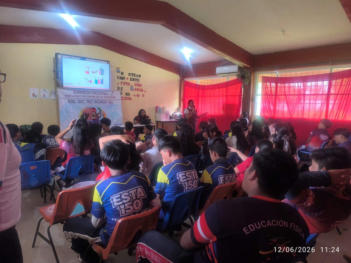 cecosamamina's tweet photo. ¡Sumando esfuerzos por el bienestar de nuestra juventud! 📷📷📷
El equipo de CECOSAMA Minatitlán, en una valiosa colaboración con SIPINNA Cosoleacaque, acudió a la Escuela Secundaria Técnica Agropecuaria No. 150 en la localidad de Coacotla. https://t.co/rzj6jYyr98
