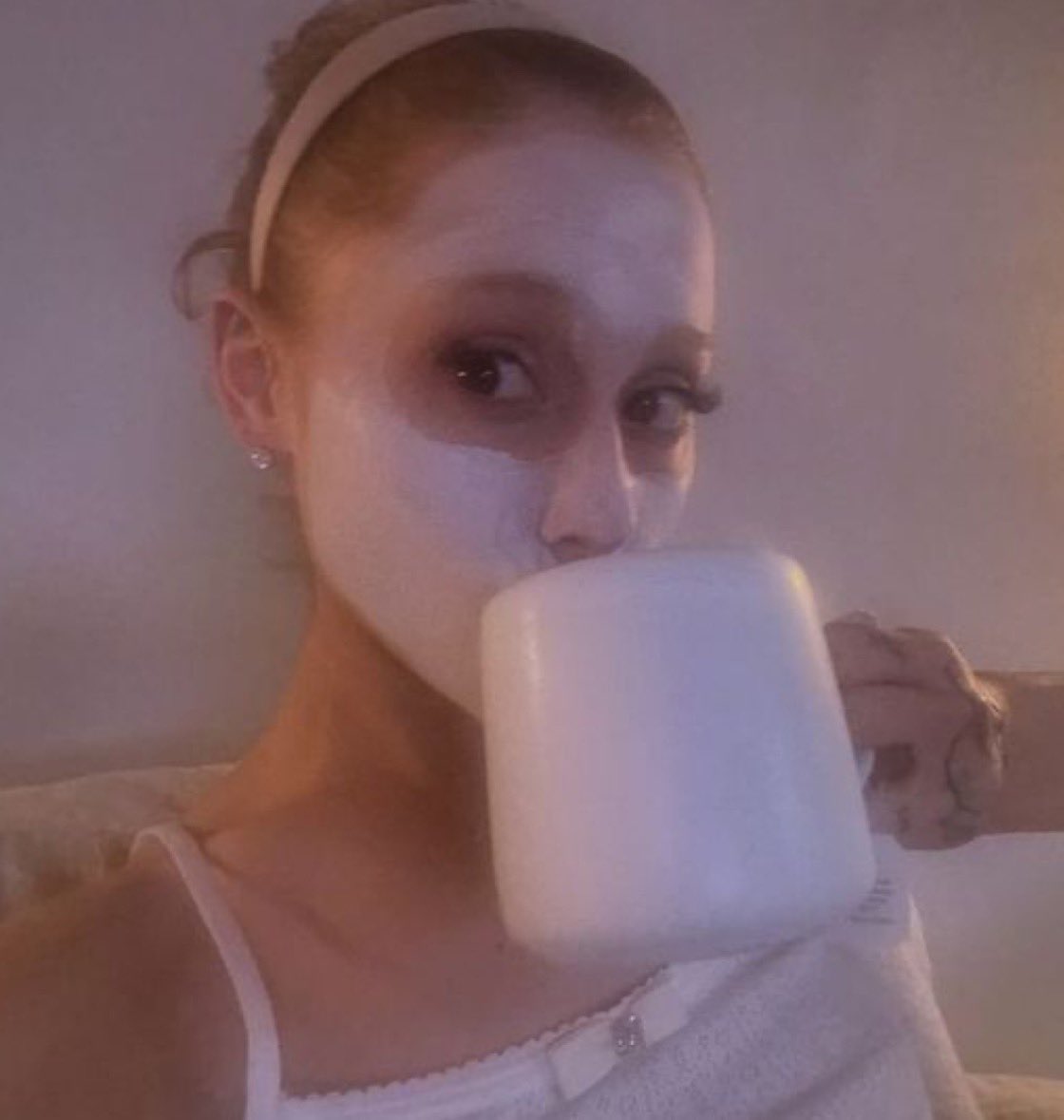 everytimepov's tweet photo. just a girl and her face mask https://t.co/gvkFjODsIN