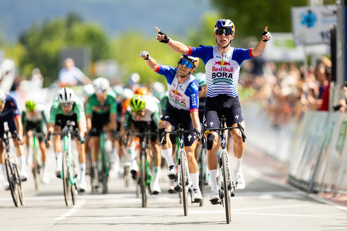 TourOfSlovenia's tweet photo. Team RBBH showed their strength in Rogaška Slatina

S1 report, video, gallery:
https://t.co/vbJY2yRMGQ

#TourOfSlovenia #FightForGreen #ifeelsLOVEnia https://t.co/iSeu16aNCN