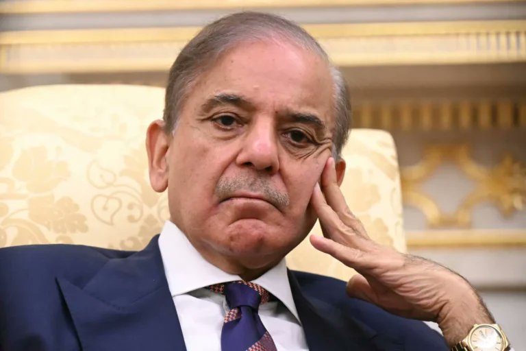 Raja_Azhar786's tweet photo. موجودہ وقت میں ان دونوں میں سے طاقتور شخصیت کون ہے؟؟؟ https://t.co/k1WK2sOIYO