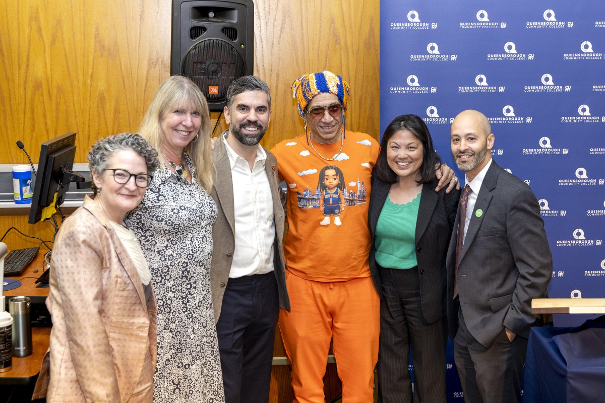 MadeinNY's tweet photo. MOME's proud to announce the launch of the #MadeinNY Media Academy, with @NYC_SBS and @CUNY, to provide New Yorkers with free courses in areas including audio production, graphic arts, digital content creation, emerging technologies, and more.

Fall courses signup at @QCC_CUNY @KCCBrooklyn @Hunter_College and info here: https://t.co/1tnJzutZtu

This first-of-its-kind program, open to eligible New Yorkers 18+, provides free training on real industry equipment, with certification and job placement support. This ensures New Yorkers have the relevant skills to stay employed and take on new career paths.