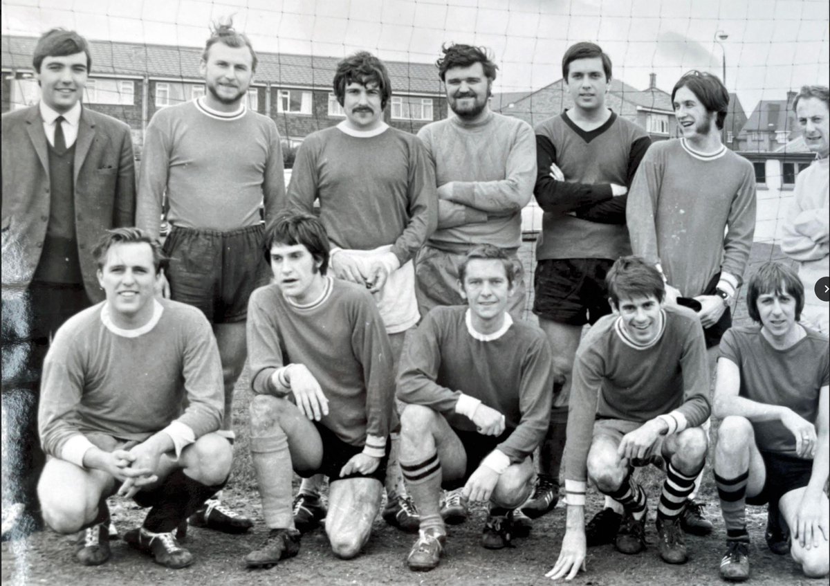 TheKinks's tweet photo. Let's go England! Ray and Dave are on the subs bench if you need them 😉 https://t.co/E2xhg0trVX